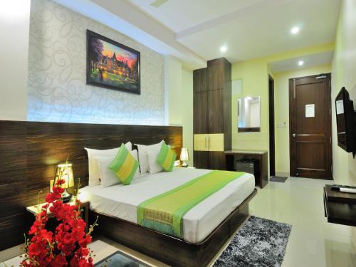 Karol Bagh Hotel | Hotel Sky Rich International - Just a min walk from Karol Bagh Metro Station