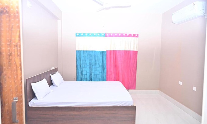 Bhubaneshwar House | Hotel Sri Sai Plaza Inn