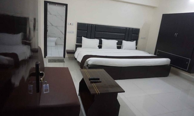 Theni Hotel | Hotel Sri Vijay Nivas