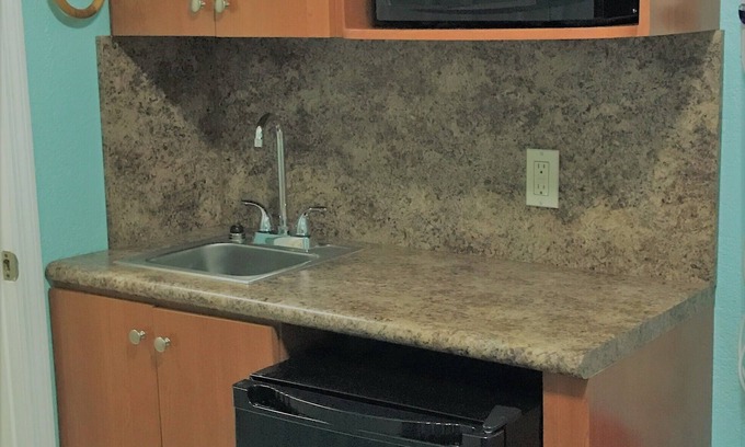 Hialeah House | Hotel Studio with Kitchenette in the heart of Hialeah with WiFi, AC Anchor #12