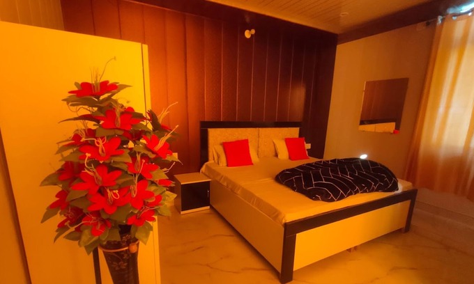 Chamoli Hotel | Hotel Sudarshan Palace