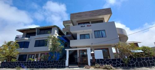 Puerto Villamil Hotel | Hotel Sula Sula