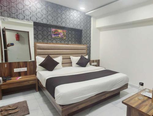 Ahmedabad Hotel | Hotel Sun Shine