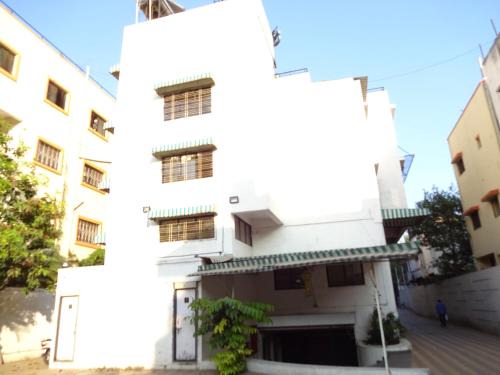 Hadapsar Hotel | Hotel Suresh Inn