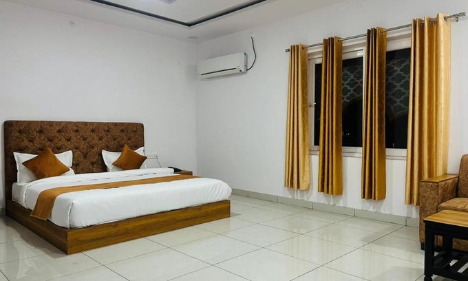 Mehandipur Hotel | Hotel Surya Inn