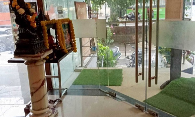 Pashim Vihar Hotel | Hotel Swathi