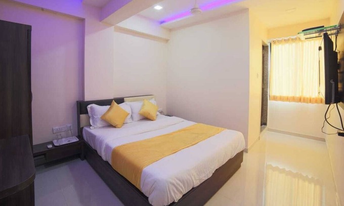 Navrangpura Hotel | Hotel Swell