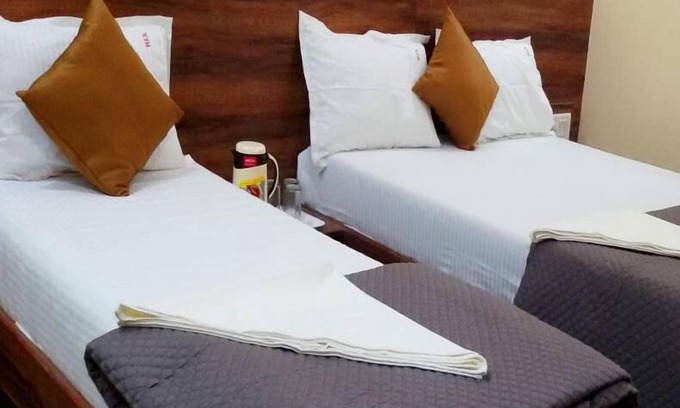 Chembur East Hotel | Hotel Terminus Square
