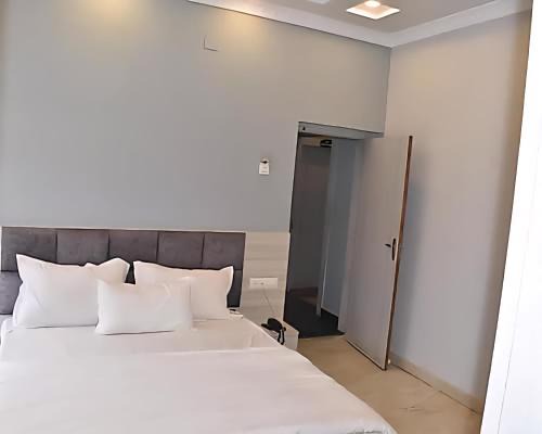 Ranchi Hotel | Hotel The Lake Castle, Ranchi, Jharkhand