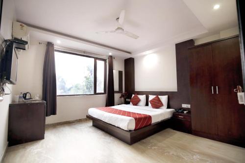 Karol Bagh Hotel | Hotel The Paradise In - Near Karol Bagh Metro Station