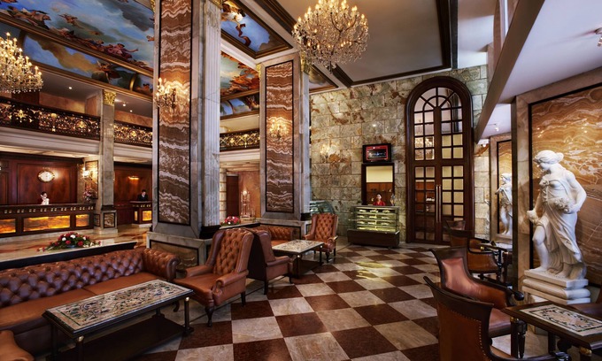 Connaught Place Hotel | Hotel The Royal Plaza