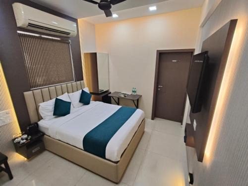Sion Hotel | Hotel Triton Sion - Near US Embassy - Hotel Near BKC