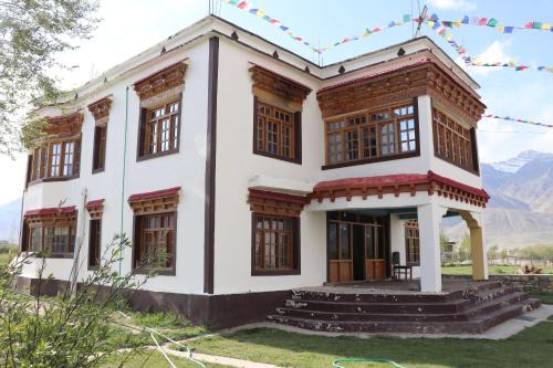 Kargil Hotel | Hotel Tserap View