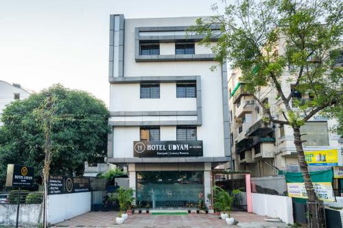 Nagpur Hotel | Hotel Udyam Glory