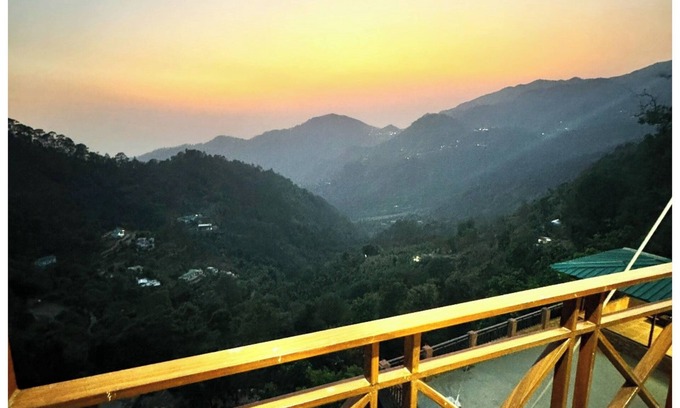 Smanora Range Hotel | Hotel UK palace Nainital Mountain View