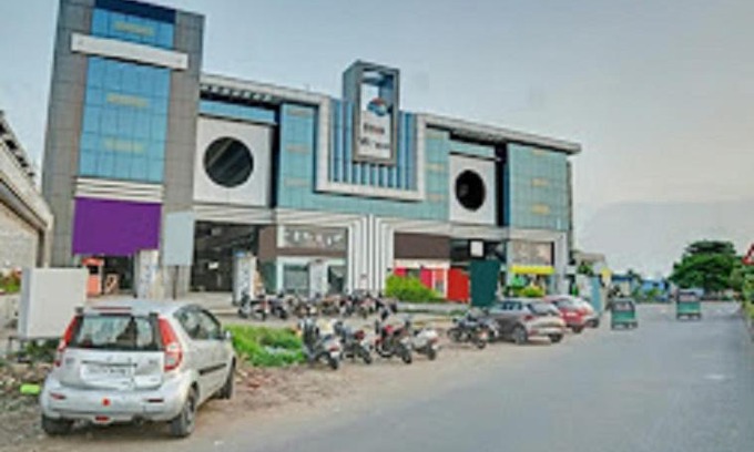 Surat Hotel | HOTEL UNIQUE PALACE