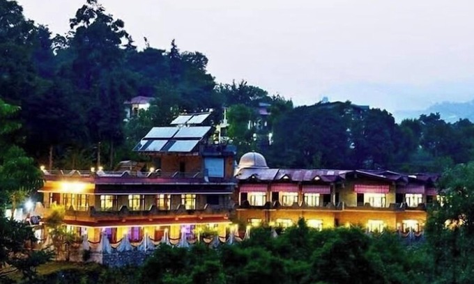 Naukuchiyatal Hotel | Hotel Vaapi Comfort inn