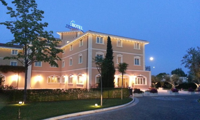 San Martino Bassa Hotel | Hotel Villa Michelangelo