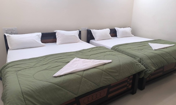 Tiruchanur Hotel | Hotel Vishnu Grand