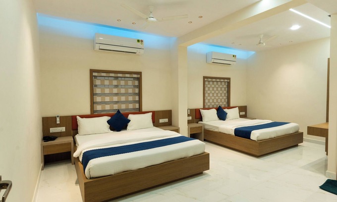 Una Hotel | HOTEL VRINDA