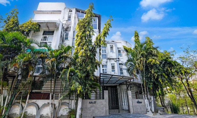 Sector 1 Hotel | Hotel Vrindavan