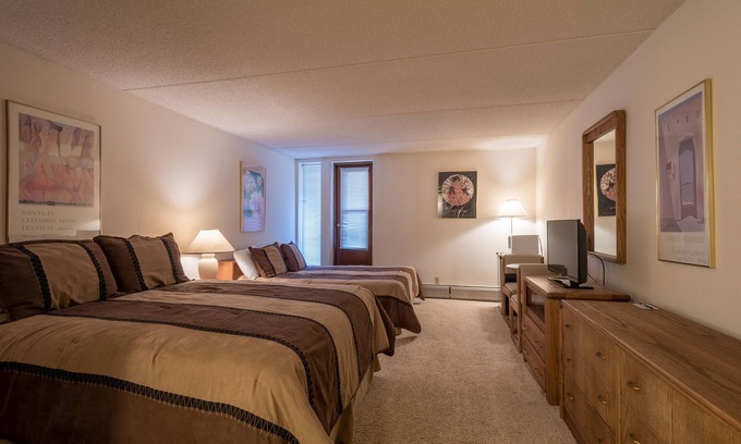 Copper Mountain Village Condo | Hotel w/2 queen beds, great value, free wifi, & parking.