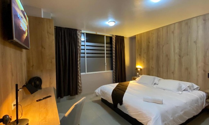Zamora Hotel | Hotel Wampushkar