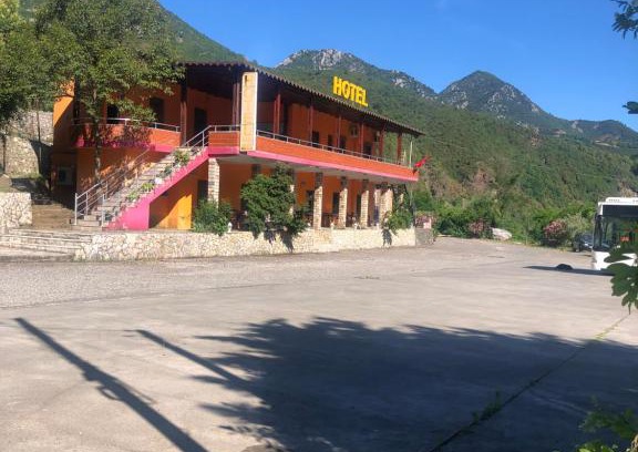 Rubik Hotel | Hotel Xhej