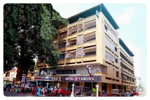 Adoor Hotel | Hotel Yamuna