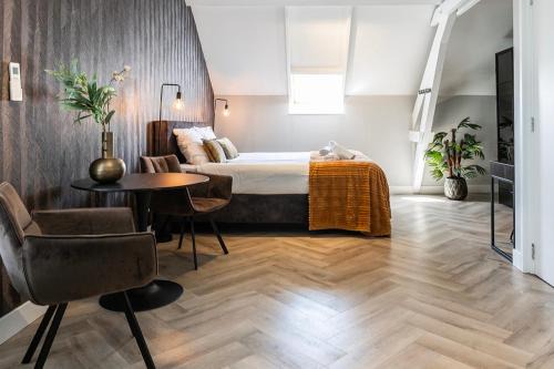 Centrum Apartment | Hotelbed W Aircon At City Villa Tilburg Willem 1