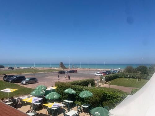 Saint-Laurent-sur-Mer Hotel | Hotels in France