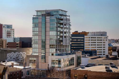 Iowa City Hotel | Hotelvetro Iowa City, Tapestry Collection By Hilton