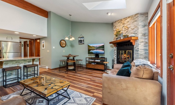 Frisco House | HotTub, Grill | Main St-Shops, Lake