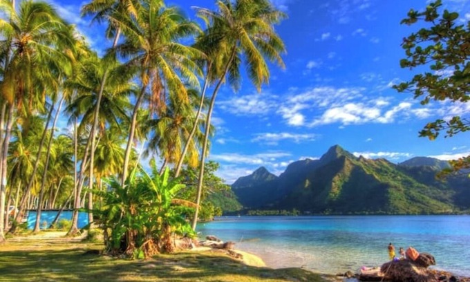 Pihaena House | HOTU LODGE – Between Turquoise Lagoon and Lush Nature