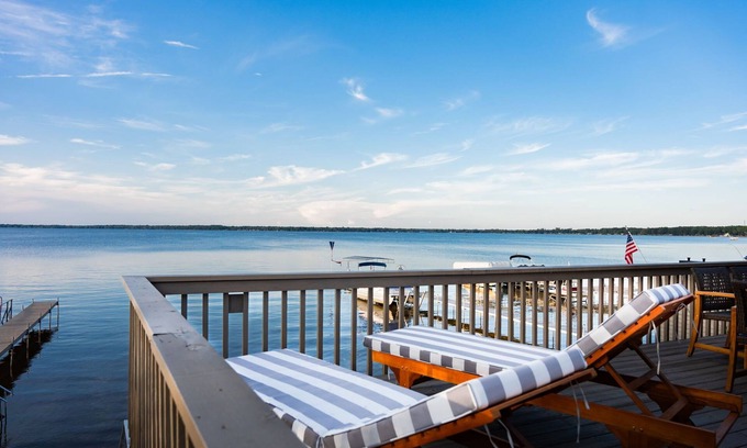 Prudenville House | Houghton Lake 6 BR/3.5 BA Home HOT TUB/BBQ/Sleeps 16