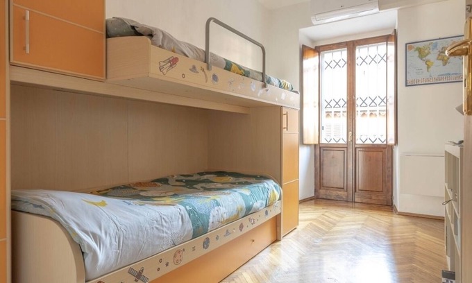 San Salvario Apartment | House 10 minutes from Porta Nuova! Family apartment. Pets allowediiiii