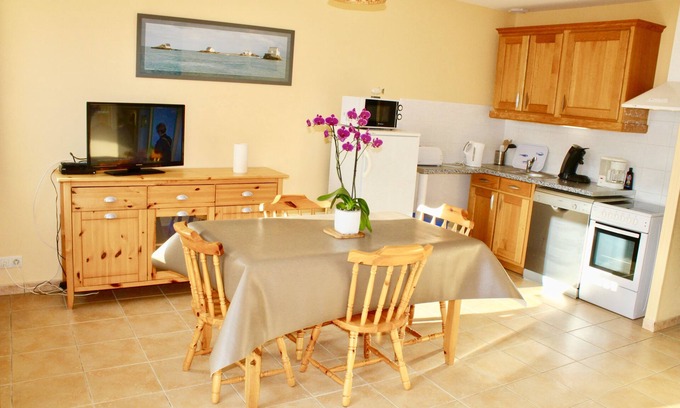 Barneville-Carteret House | House 100 meter From a Beautiful BEACH,utilities included,Garden,Private Parking