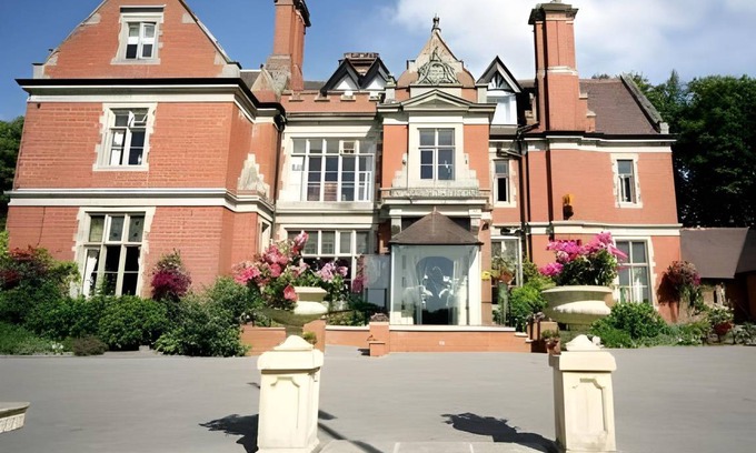Coychurch House | House ∙ 127 guests