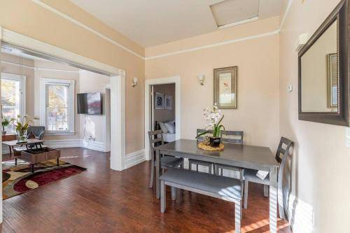 North Oak Park House | House ∙ 2 bedrooms ∙ 6 guests