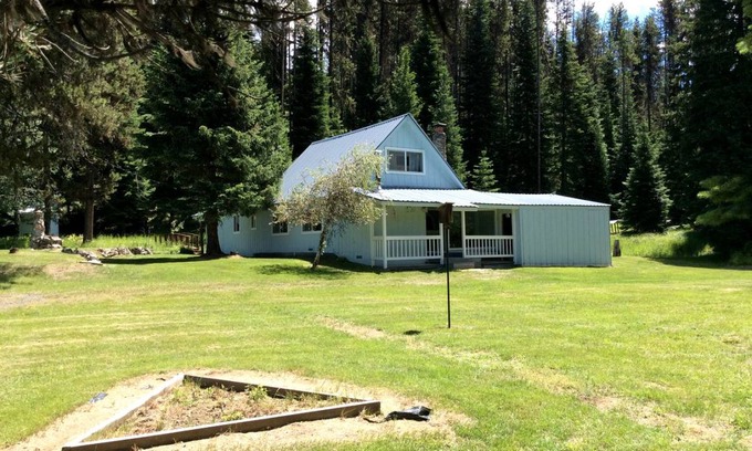 Elk City House | House ∙ 2 bedrooms ∙ 5 guests