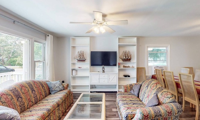 Shady Side House | House ∙ 3 bedrooms ∙ 6 guests