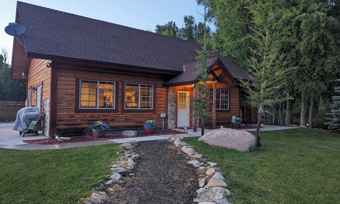 Yampa House | House - 3 BR - 2 BA - Sleeps 10n