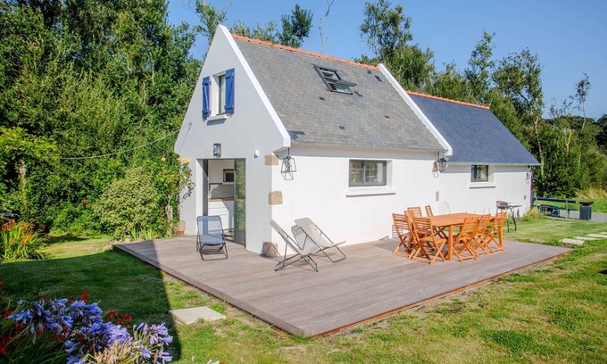 Penvenan House | House 300 m from the sea with garden
