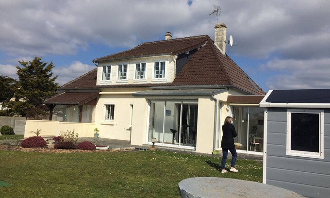 Denneville House | House 30m from the Beach - 11 to 15 Pers - sea view from floor - Dogs Allowed