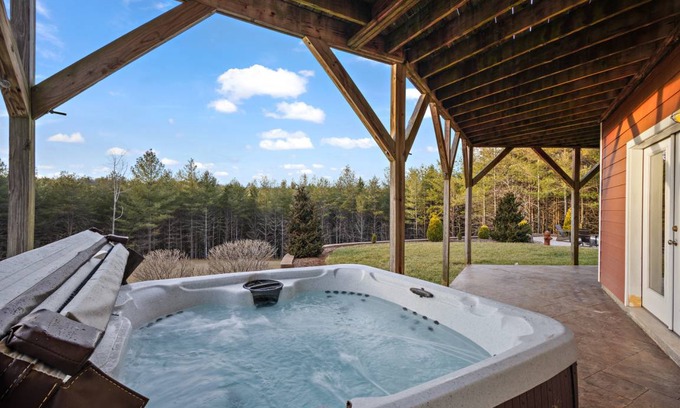 Morganton House | House ∙ 4 bedrooms ∙ 10 guests