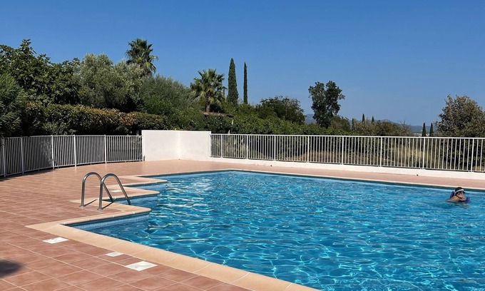 La Rouviere House | House 4 persons with garden and pool