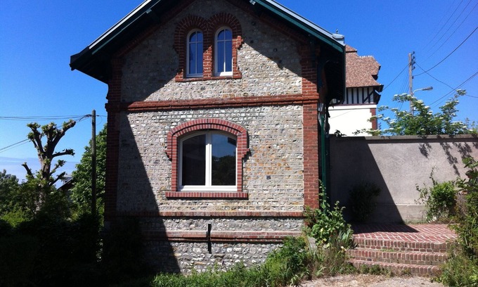 Houlgate House | House 4 people 200m from the beach and shops