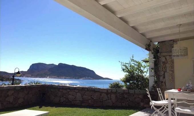Baia Caddinas House | House 50 meters from the sea residence S'ABBA E SA PEDRA