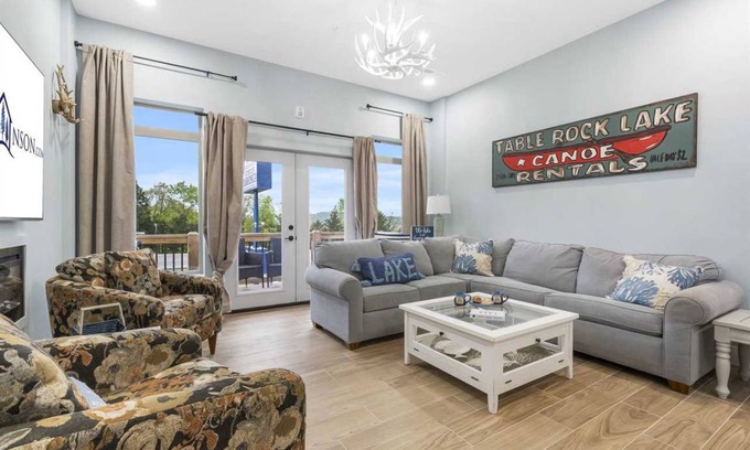 Branson House | House ∙ 6 bedrooms ∙ 14 guests