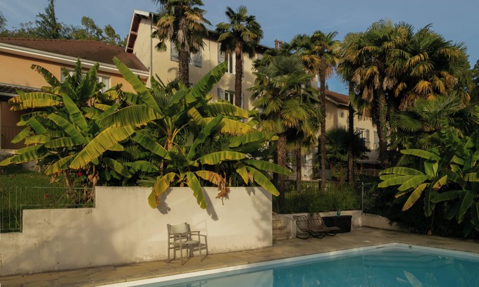Gan House | House 6 BR, 18 beds, pool, massages, yoga, park, mountain views, serene retreat